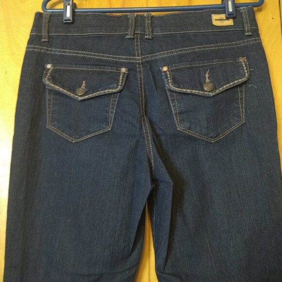 BANDOLINO WOMEN'S SIZE 8 DARK BLUE JEANS WITH FLAP POCKETS CROP - Picture 4 of 5